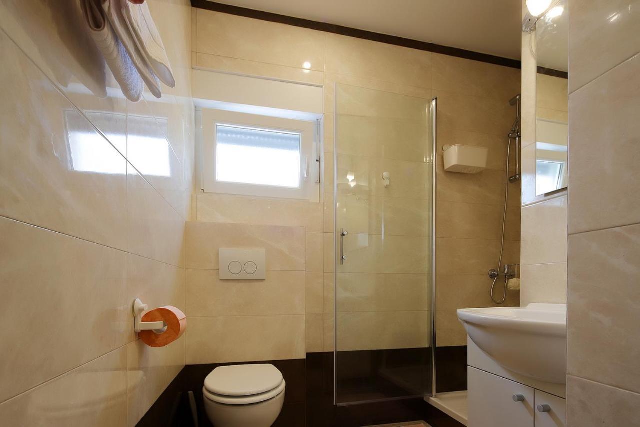 Apartments Sonja Шіло Екстер'єр фото
