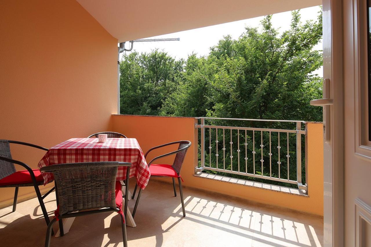 Apartments Sonja Шіло Екстер'єр фото