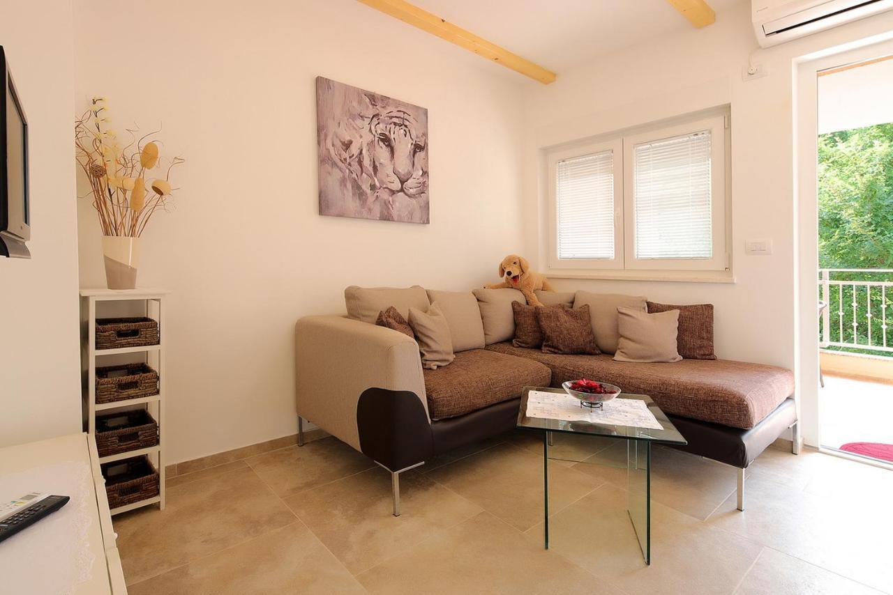 Apartments Sonja Шіло Екстер'єр фото