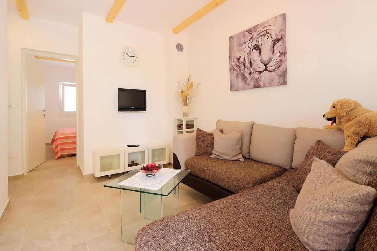 Apartments Sonja Шіло Екстер'єр фото