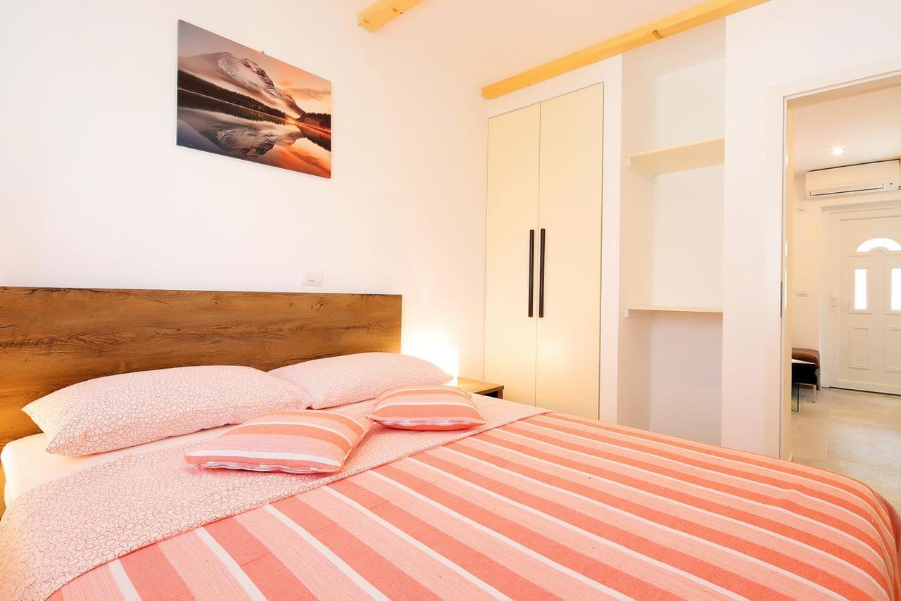 Apartments Sonja Шіло Екстер'єр фото