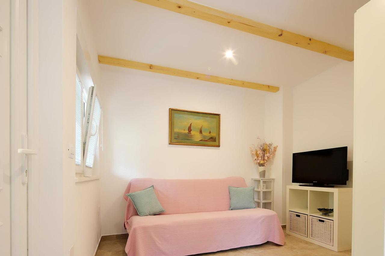 Apartments Sonja Шіло Екстер'єр фото